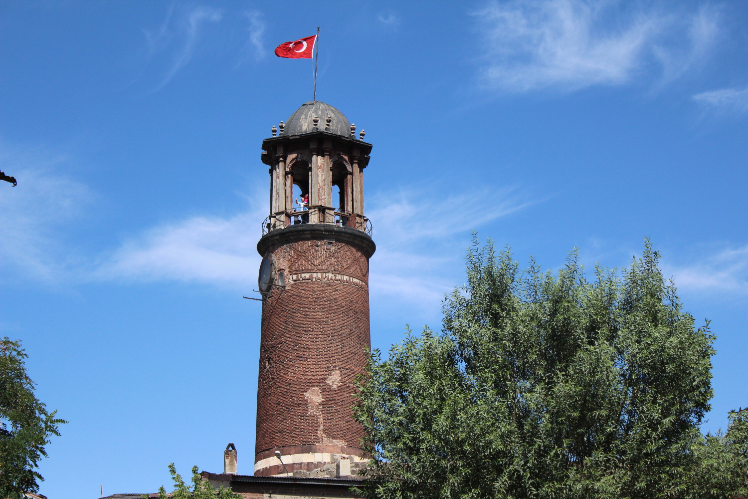 Tepsi Minare (Saat Kulesi)